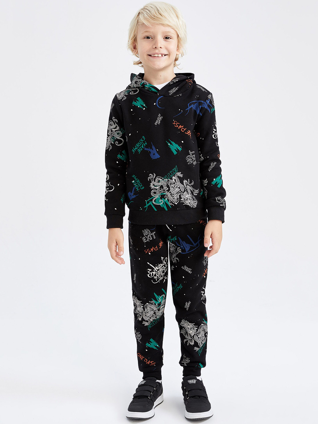 

DeFacto Boys Black Abstract Printed Trouser