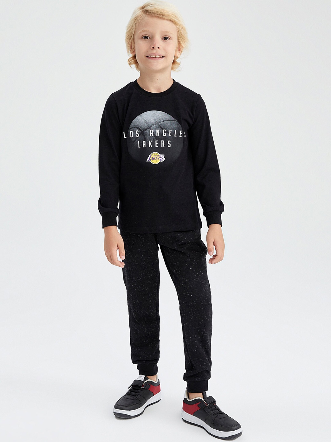 

DeFacto Boys Black Printed Chinos Trouser