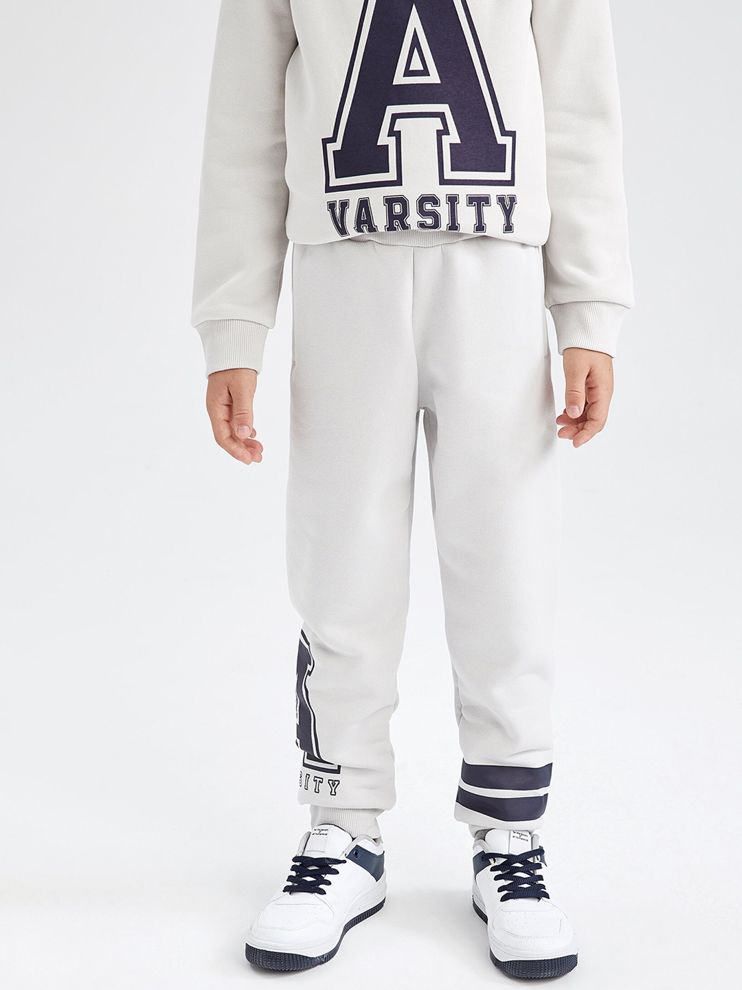 

DeFacto Boys White Printed Regular Fit Cotton Joggers