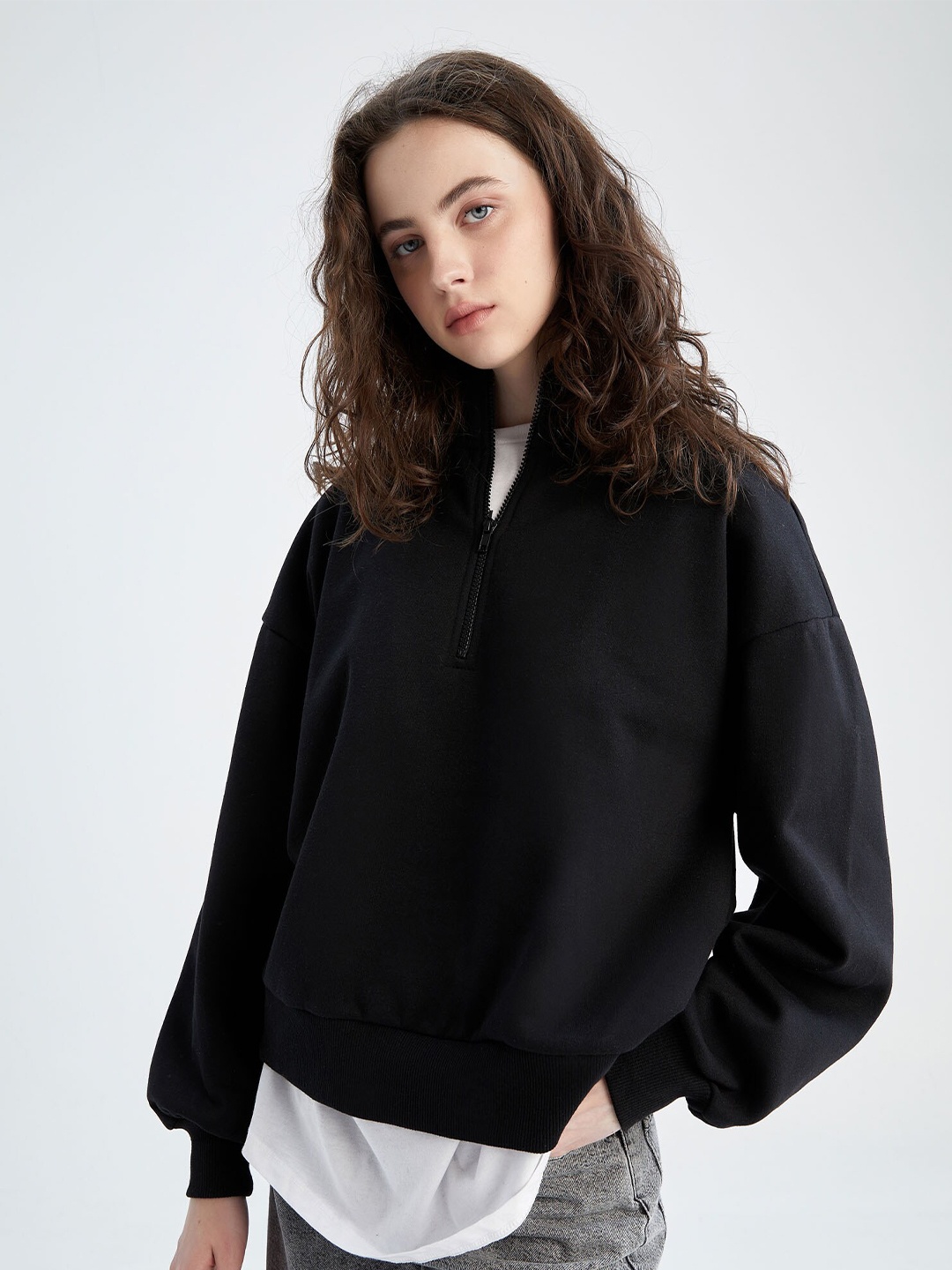 

DeFacto Women Black Drop Shoulder Sleeves Sweatshirt
