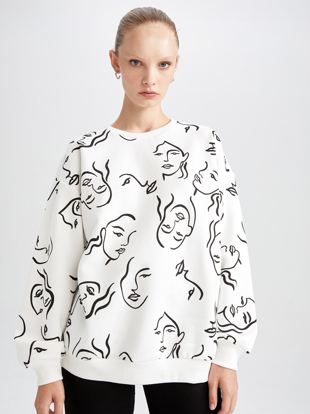 

DeFacto Women White & Black Printed Pullover Sweatshirt