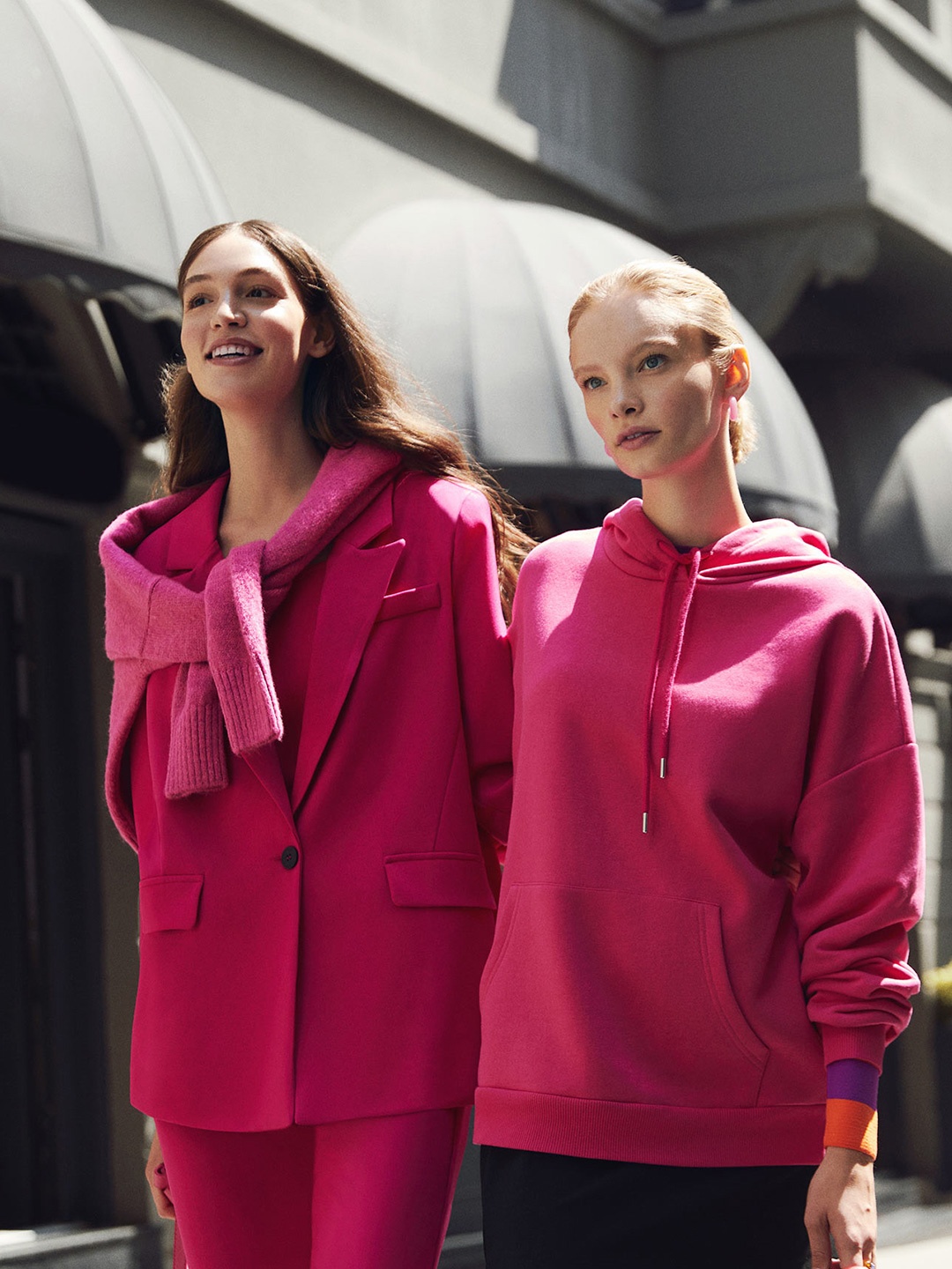 

DeFacto Women Pink Solid Sweatshirt