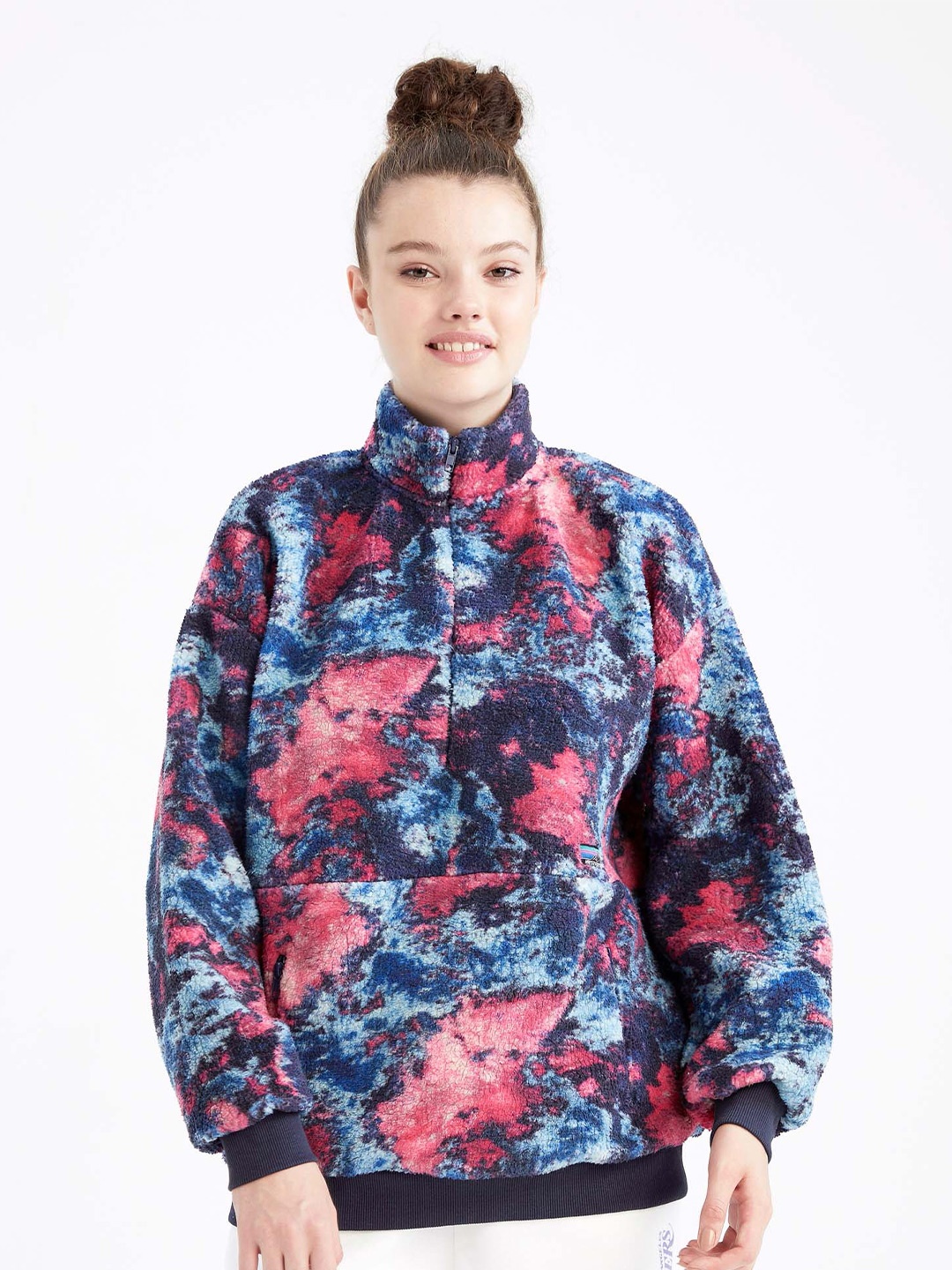 

DeFacto Women Blue & Pink Abstract Printed Sweatshirt