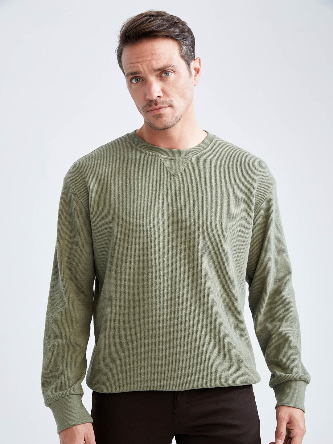 

DeFacto Men Olive Green Sweatshirt