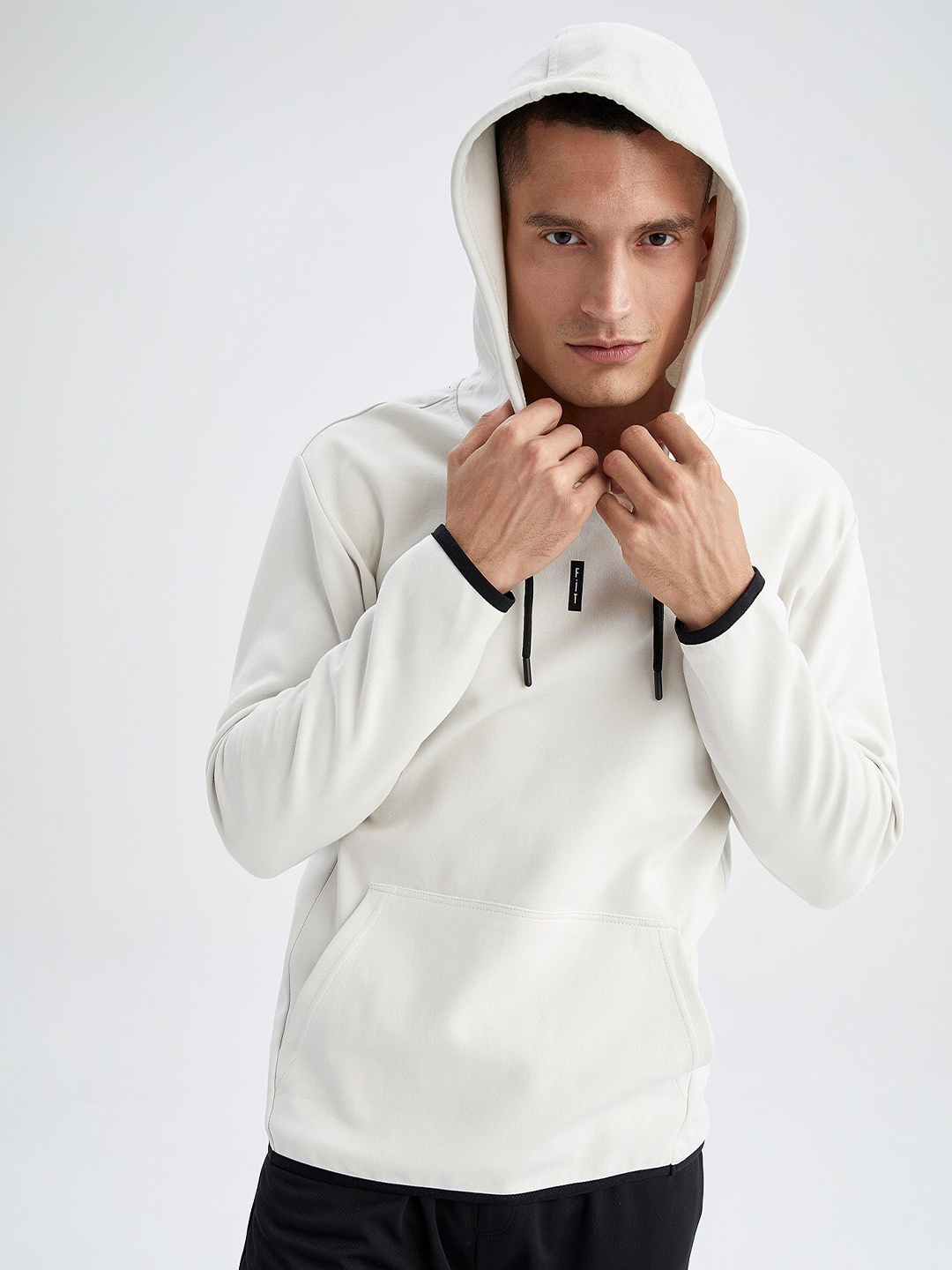 

DeFacto Men White Solid Cotton Hooded Sweatshirt