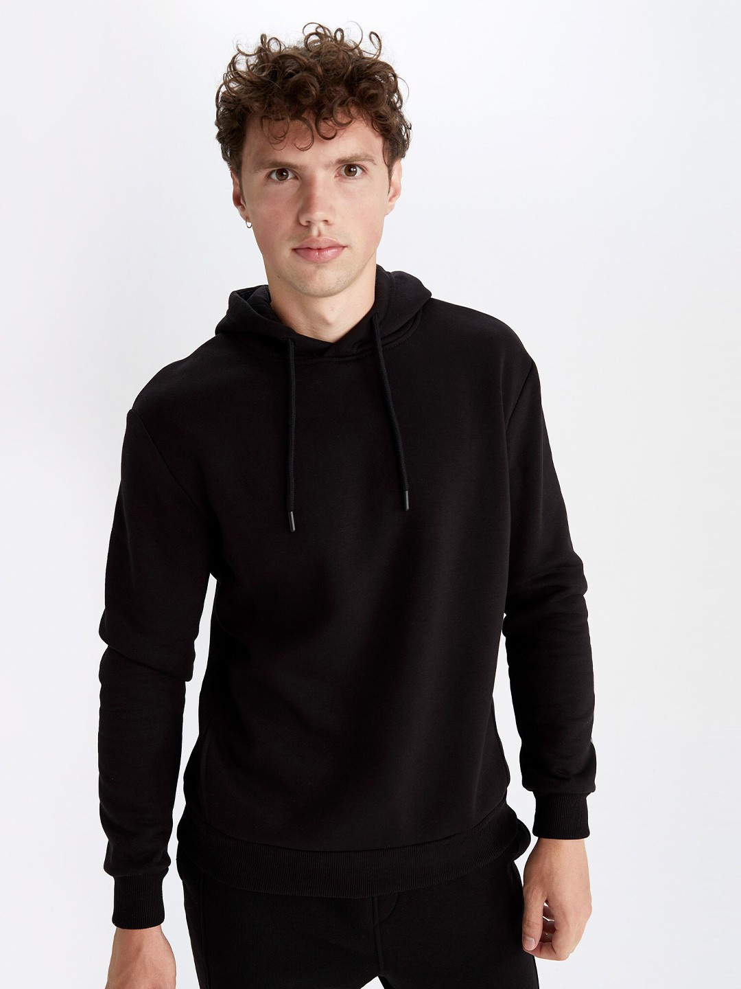 

DeFacto Men Black Hooded Sweatshirt