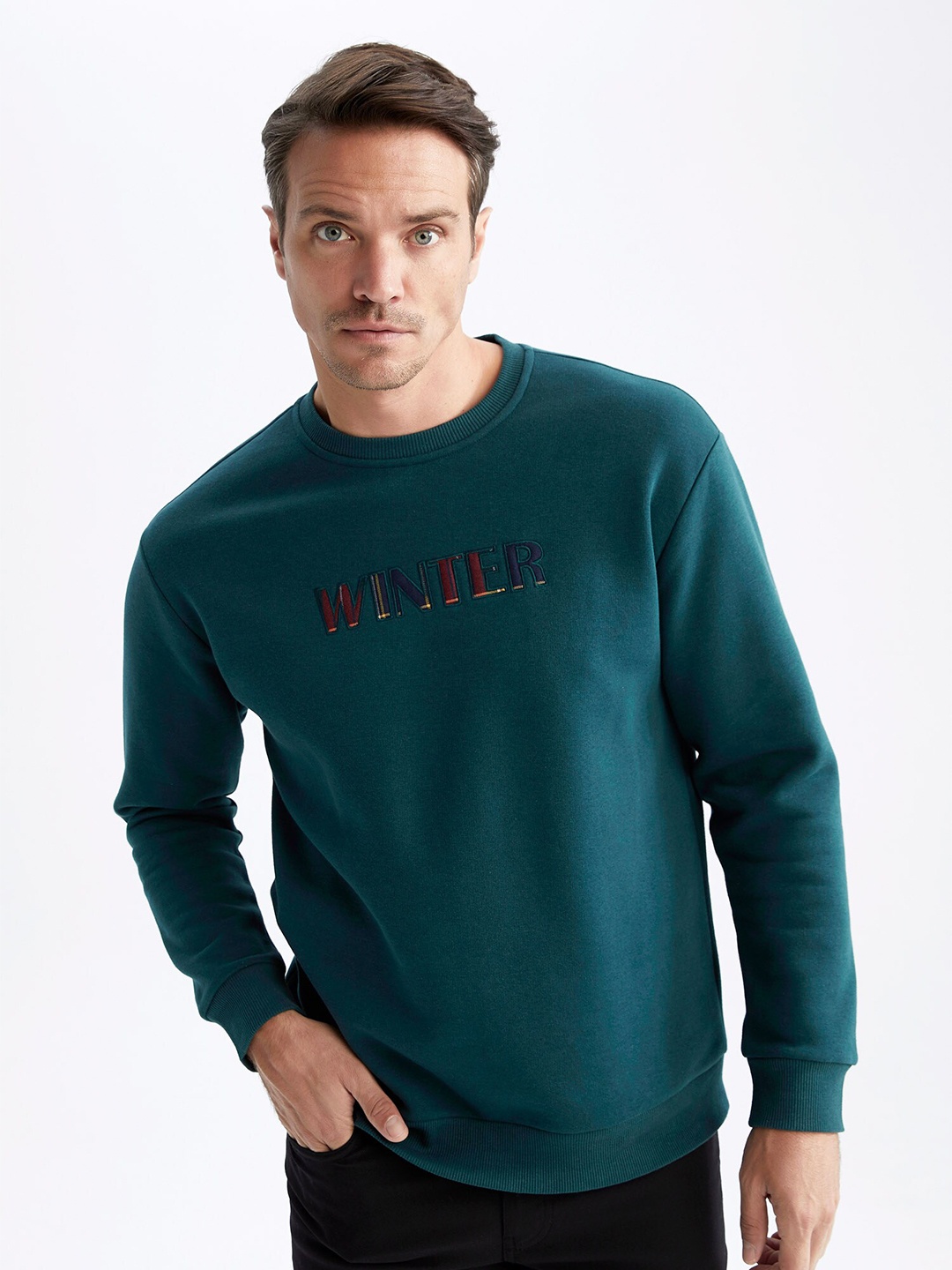 

DeFacto Men Green Embroidered Sweatshirt