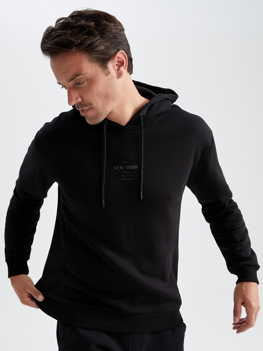 

DeFacto Men Black Hooded Sweatshirt