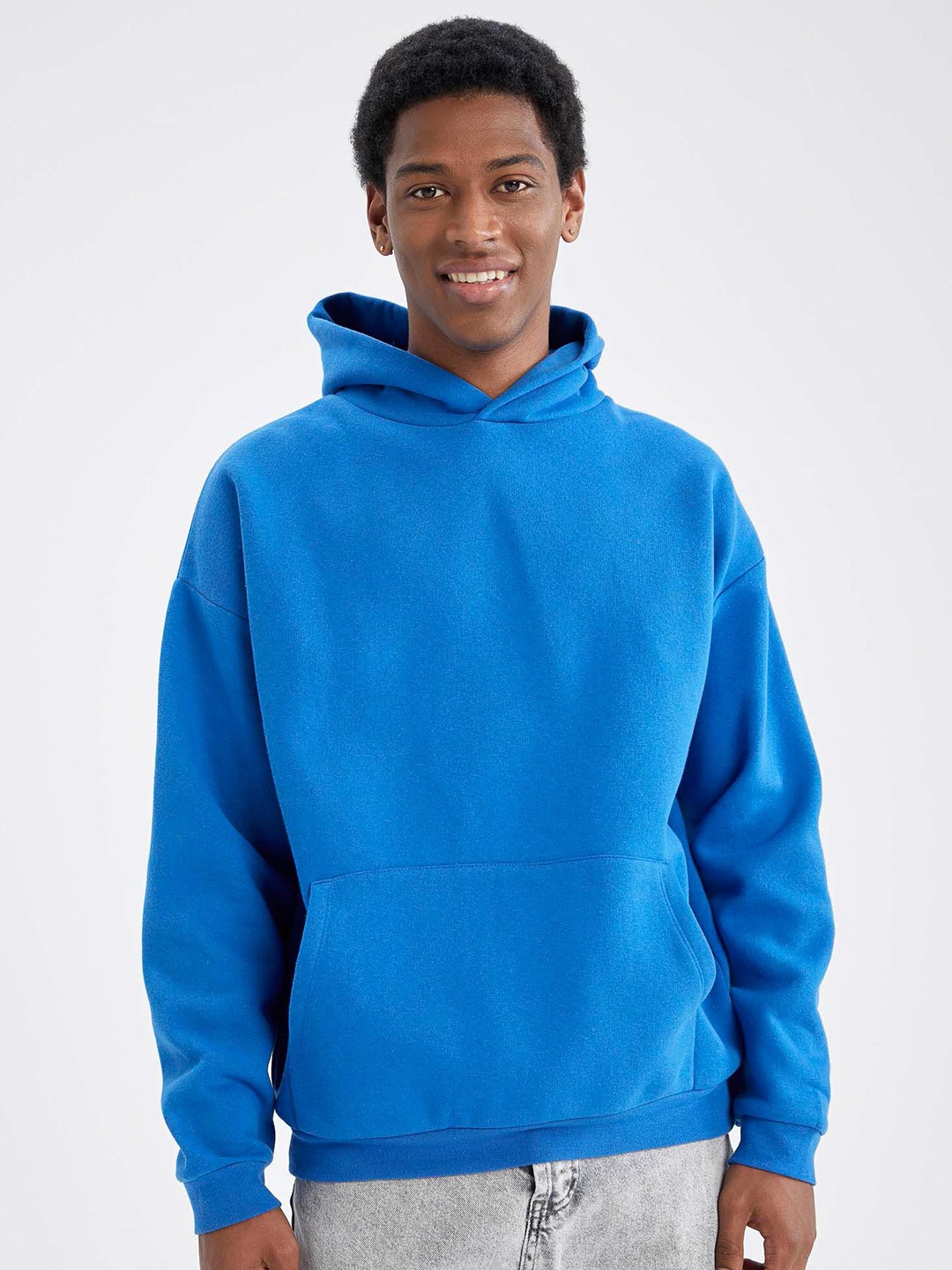 

DeFacto Men Solid Sweatshirt, Na