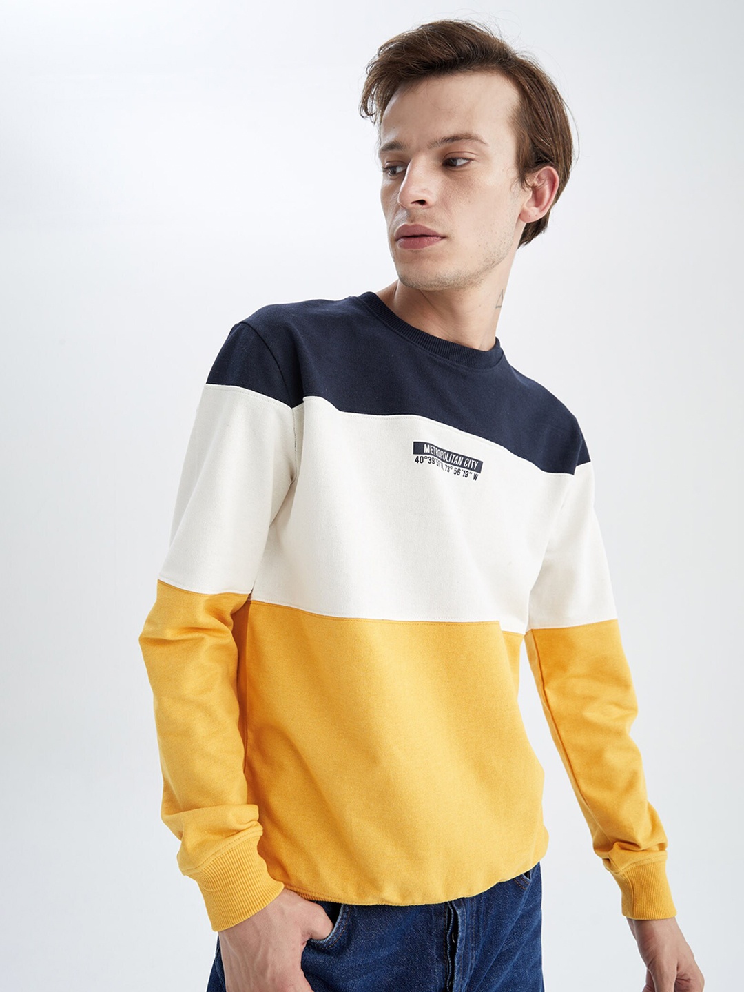 

DeFacto Men Yellow Colourblocked Sweatshirt