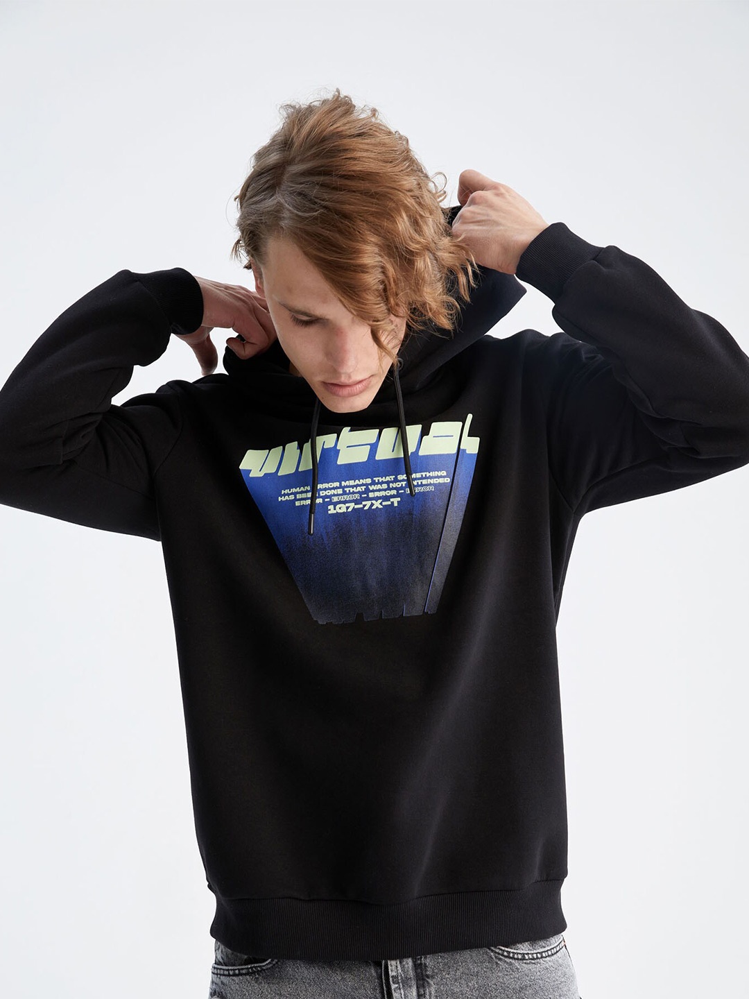 

DeFacto Men Black Printed Hooded Sweatshirt