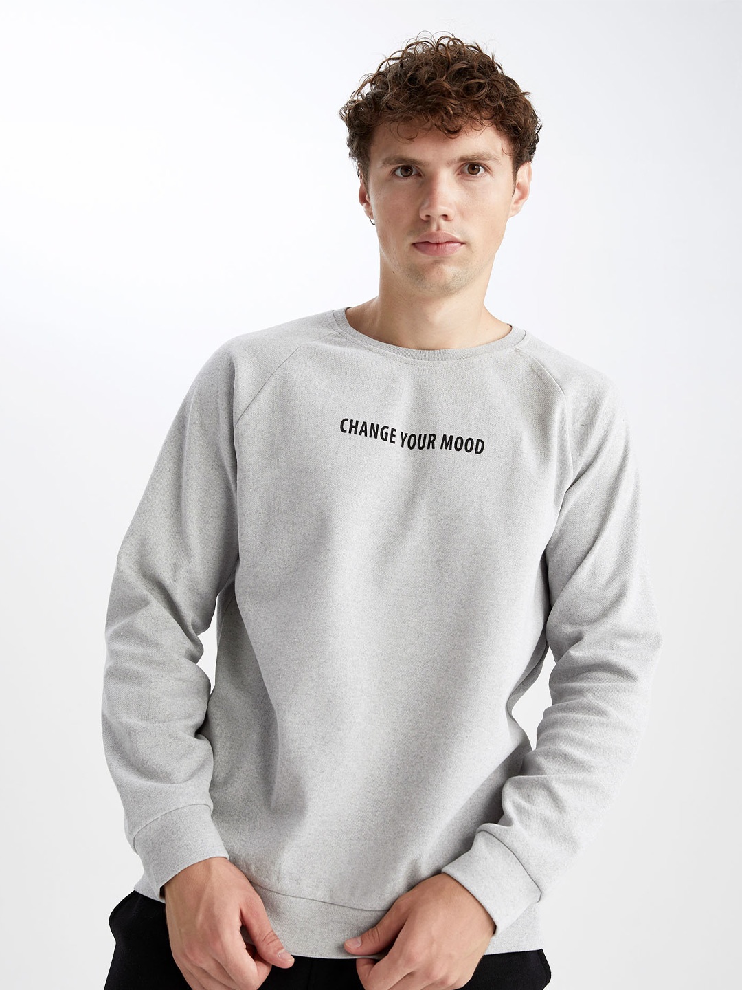 

DeFacto Men Grey Sweatshirt