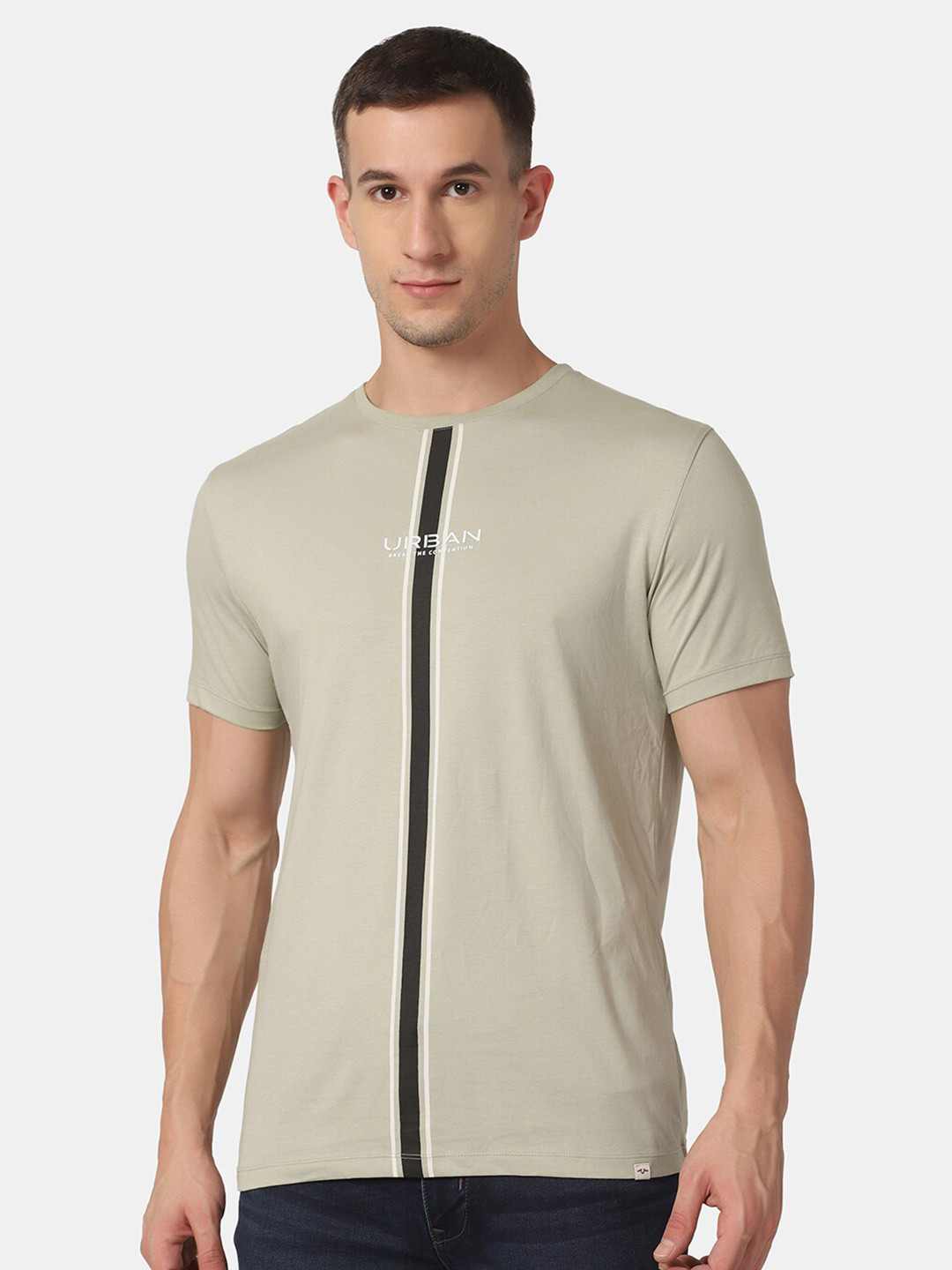 

Blackberrys Men Green Slim Fit Pure Cotton T-shirt