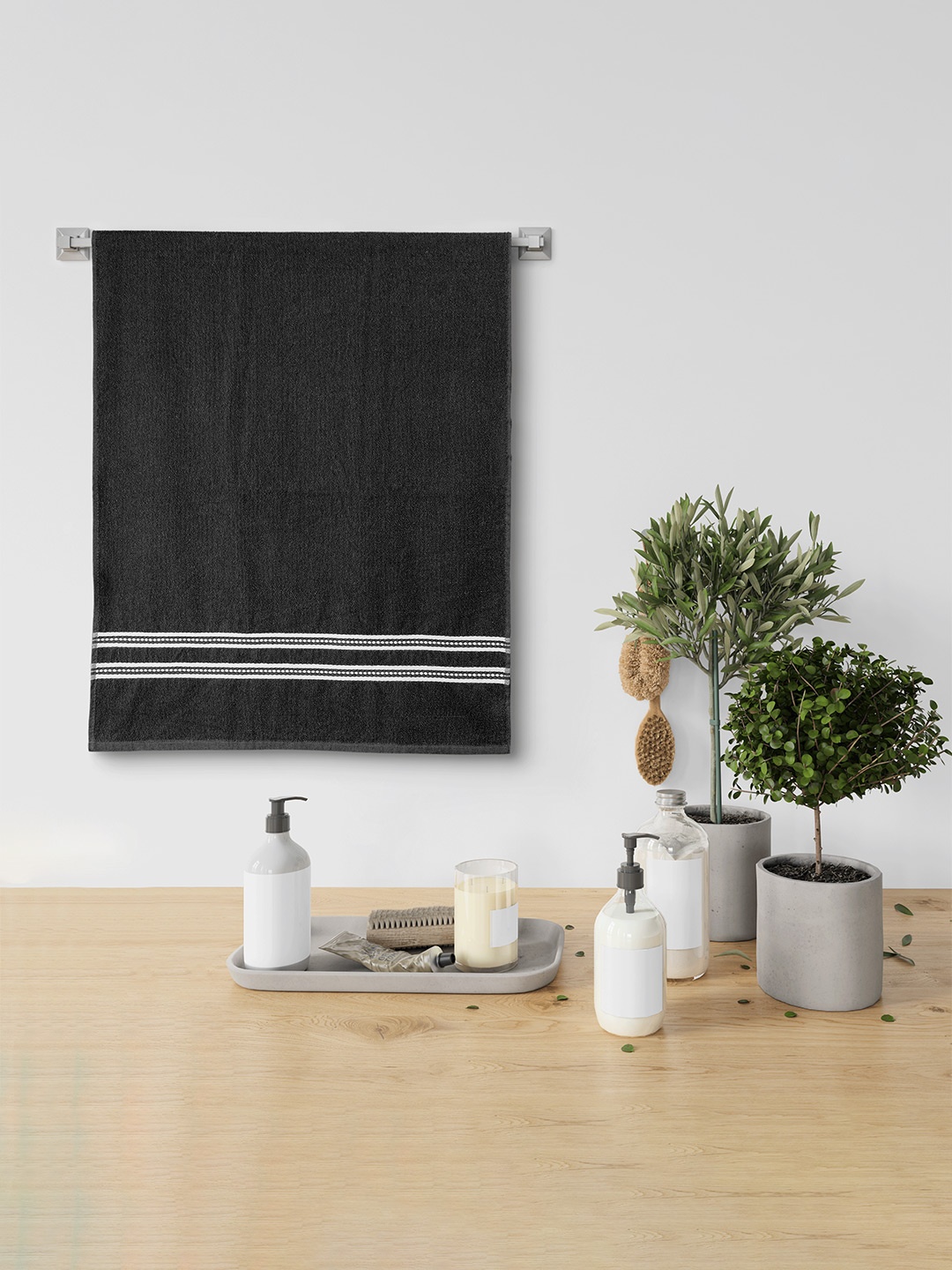 

Urban Magic Grey Solid 380 GSM Cotton Bath Towels