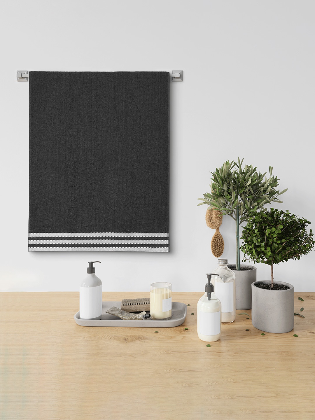 

Urban Magic Grey Solid 405GSM Cotton Bath Towel