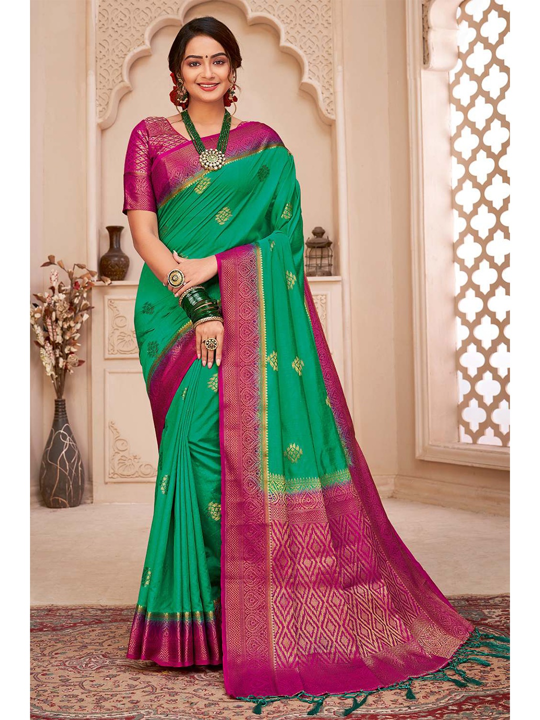 

KARAGIRI Women Green & Pink Woven Design Zari Art Silk Banarasi Saree