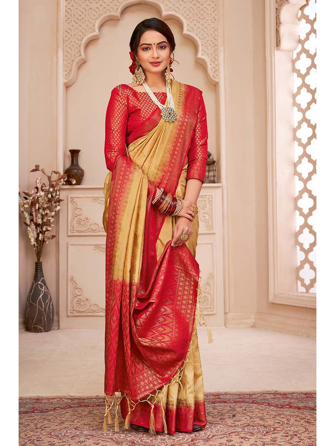 

KARAGIRI Cream-Coloured & Red Ethnic Motifs Zari Art Silk Banarasi Saree