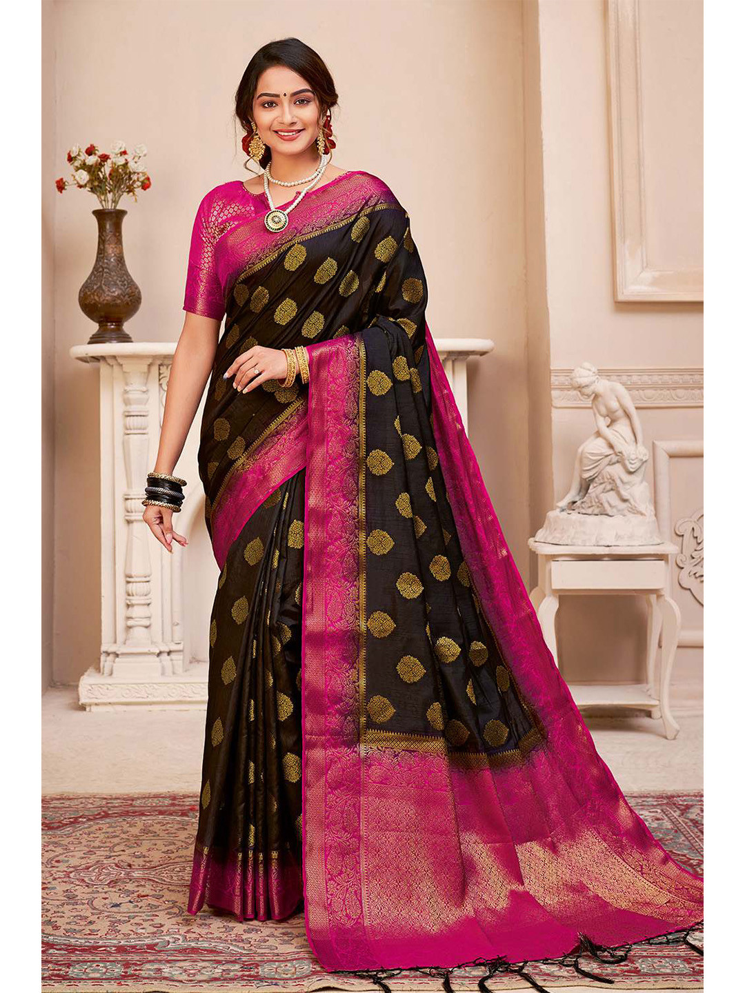 

KARAGIRI Black & Pink Ethnic Motifs Art Silk Banarasi Saree