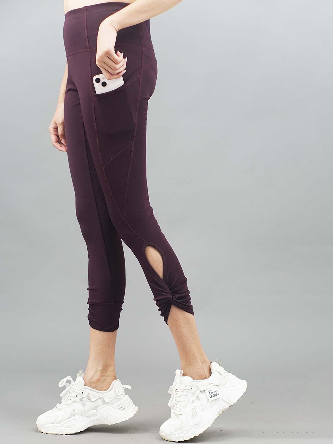 

NEU LOOK FASHION Women Maroon Solid Tights