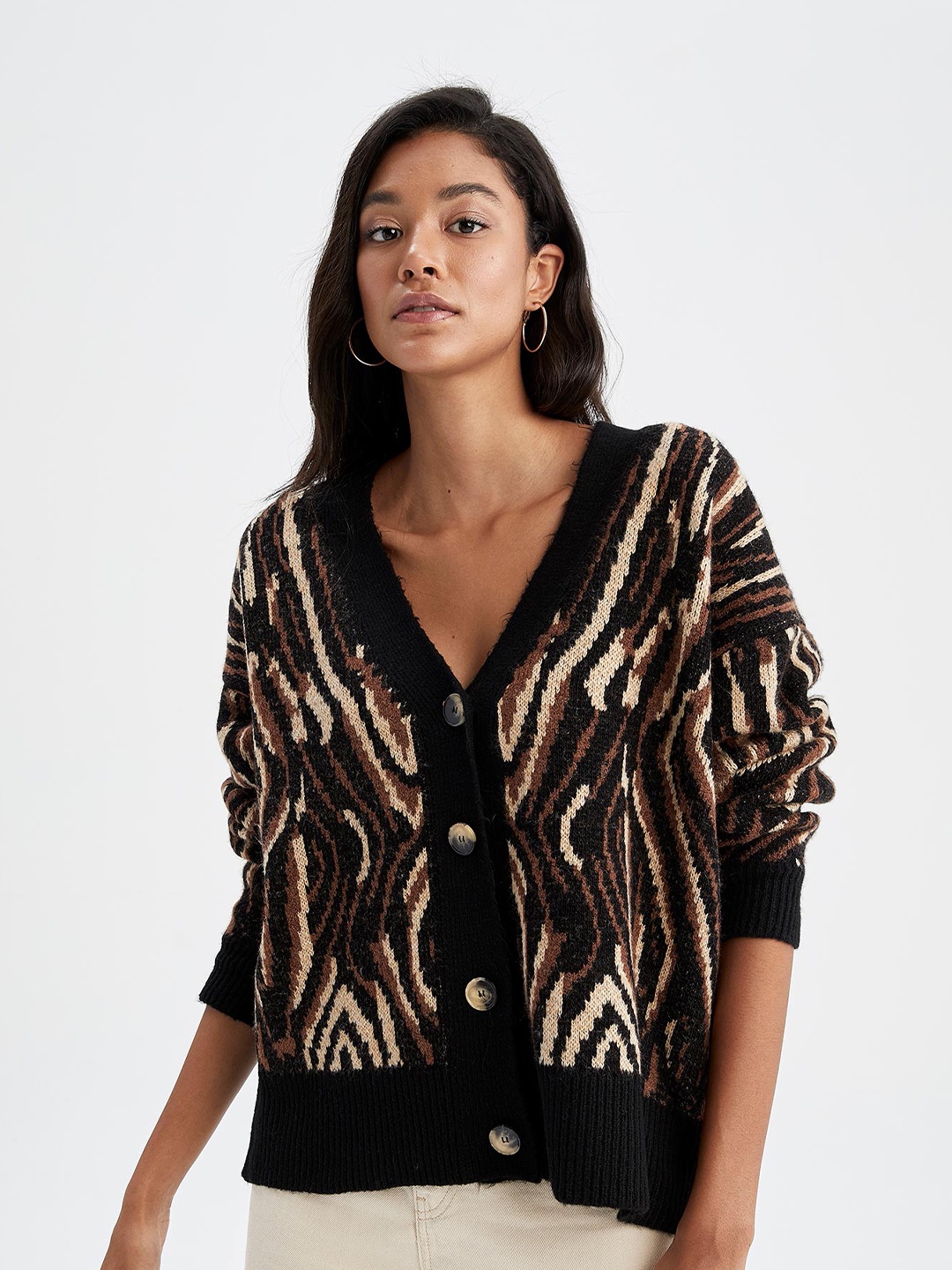 

DeFacto Women Black & Beige Printed Cardigan