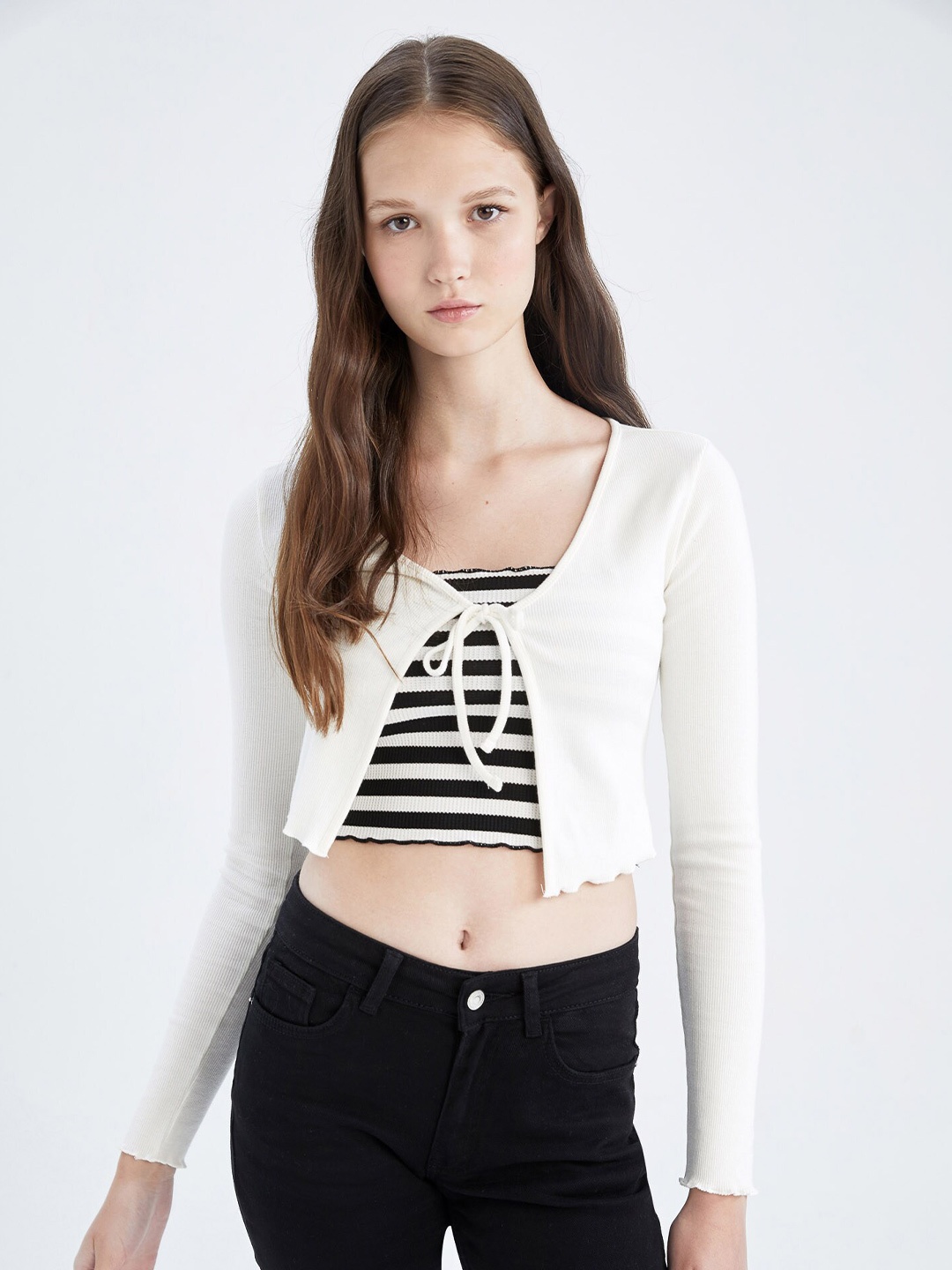 

DeFacto Women White Crop Front Open