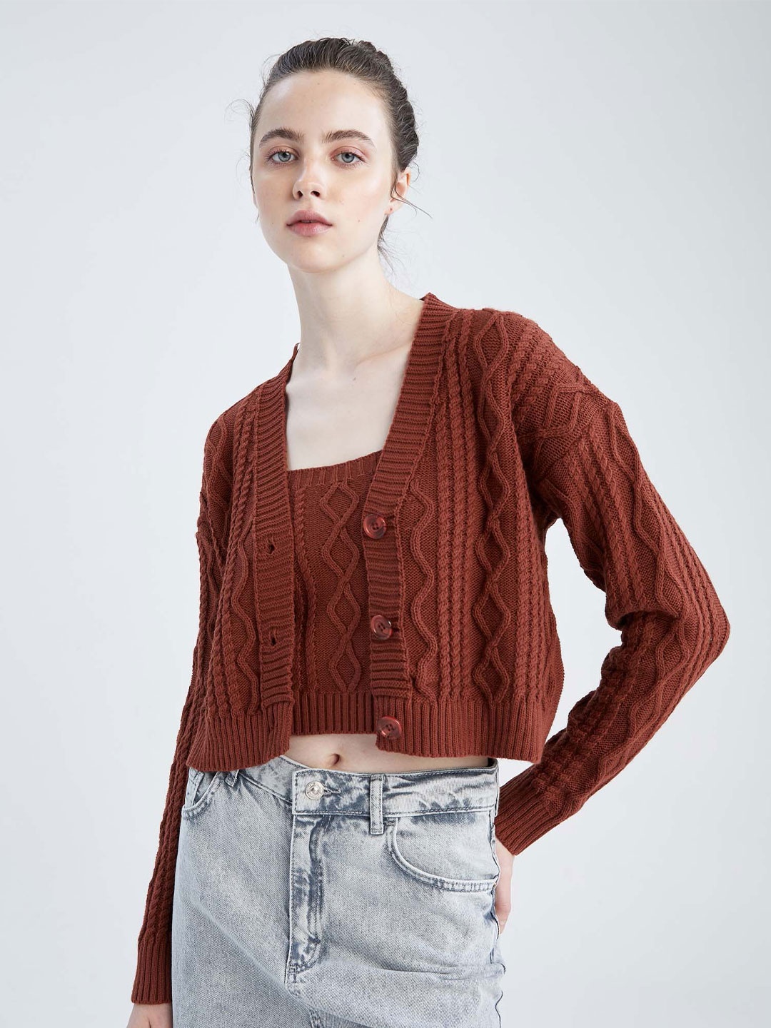 

DeFacto Women Rose Cable Knit Crop Cardigan