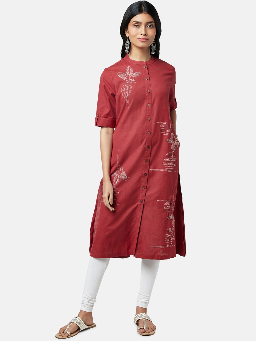 

RANGMANCH BY PANTALOONS Women Maroon Embroidered Straight Kurta With Leggings