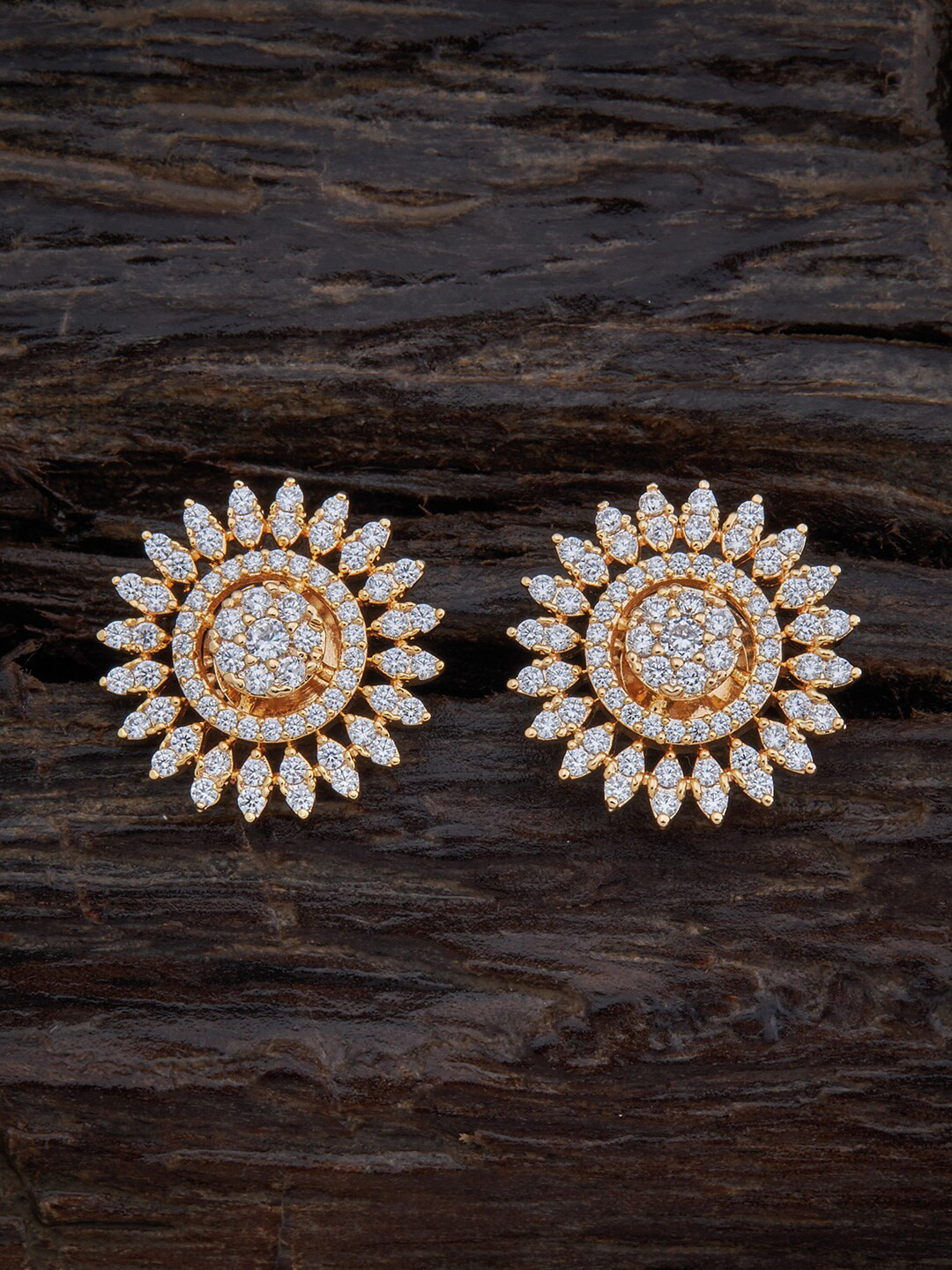 

Kushal's Fashion Jewellery White & Gold-Plated Floral Studs Earrings
