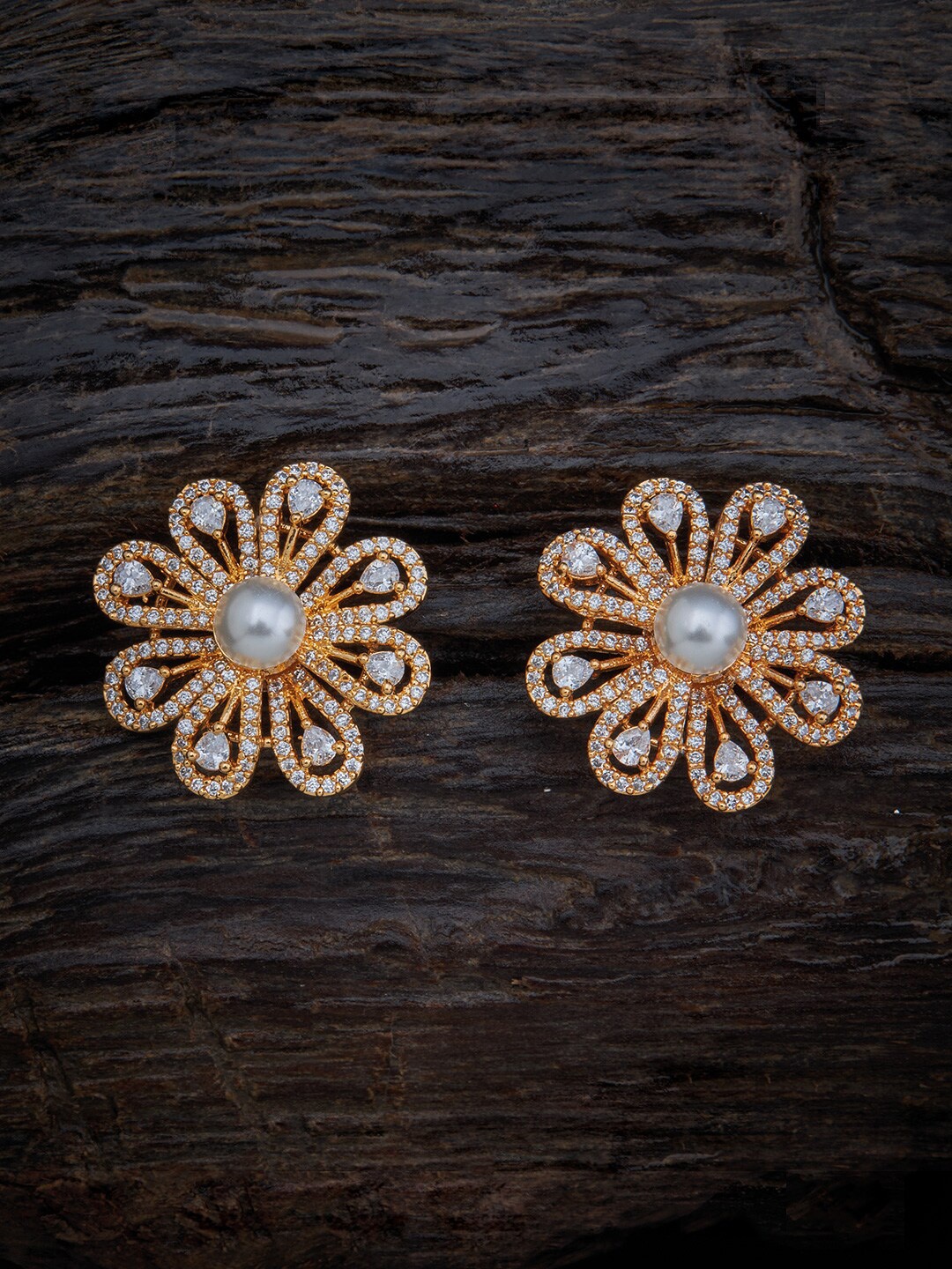 

Kushal's Fashion Jewellery White & Gold-Plated Floral Studs Earrings