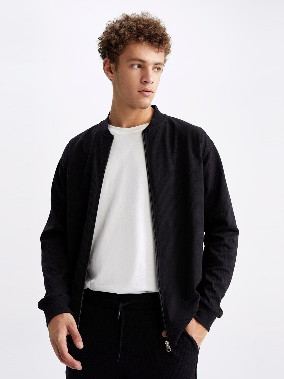 

DeFacto Men Black Solid Pullover Sweater
