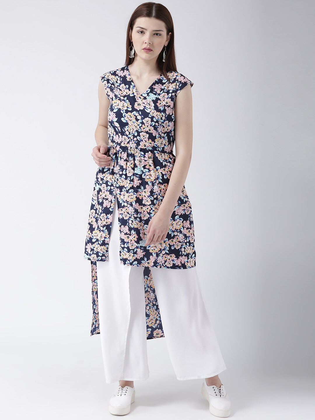 

DODO & MOA Navy Blue Floral Printed V-Neck Kurti
