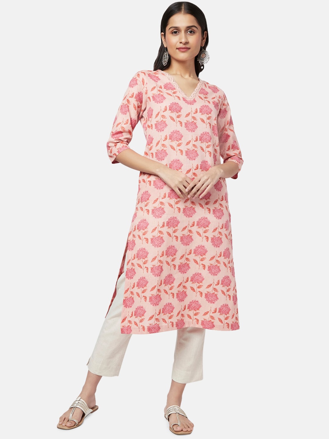 

RANGMANCH BY PANTALOONS Women Pink Floral Printed Thread Work Straight Kurta