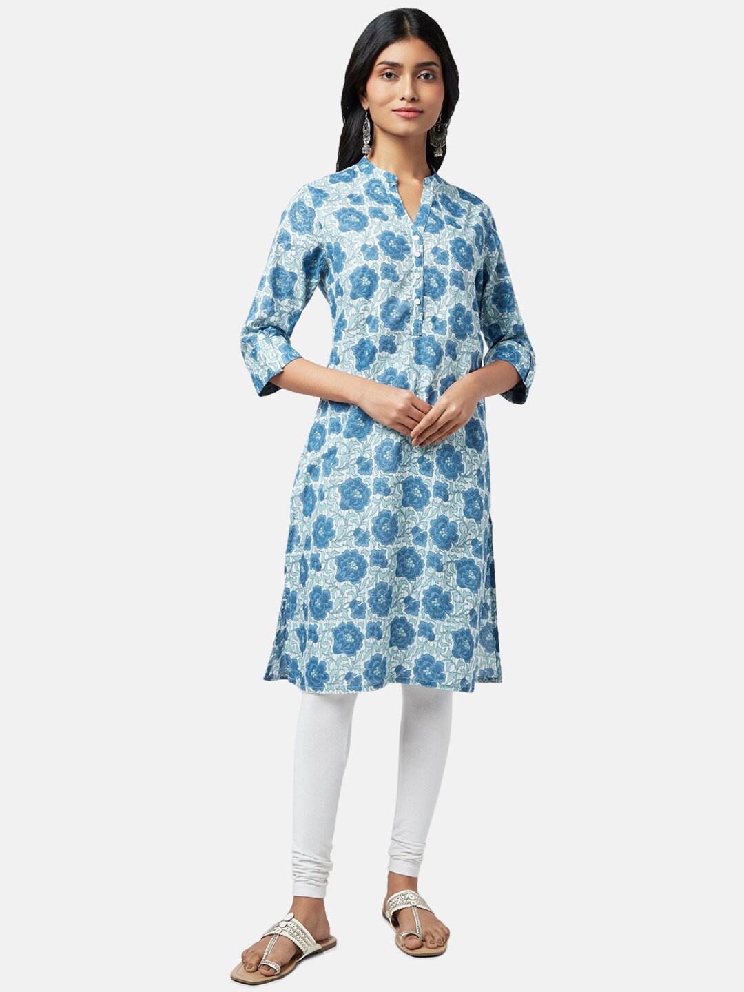 

RANGMANCH BY PANTALOONS Women Blue & White Floral Printed Cotton Kurta