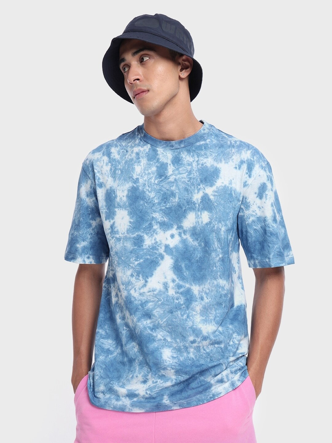 

Bewakoof Plus Men White & Blue Dyed Raw Edge Oversized Cotton T-shirt