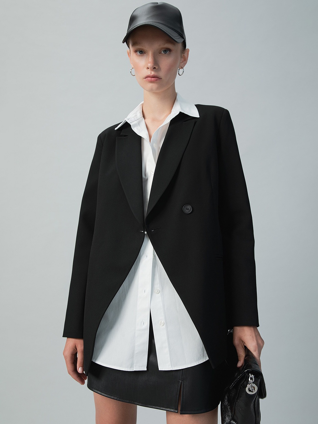 

DeFacto Women Black Solid Regular-Fit Single-Breasted Casual Blazer