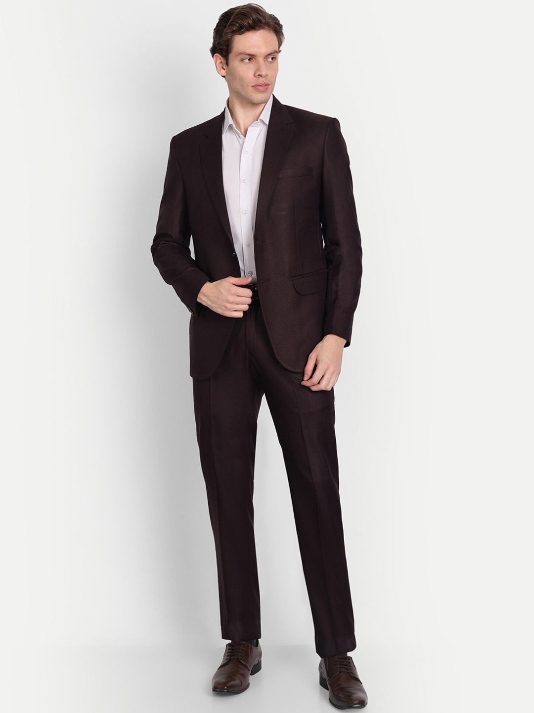 

TrulyFeb Men Maroon Solid Single-Breasted Slim-Fit 2-Piece Formal Suit