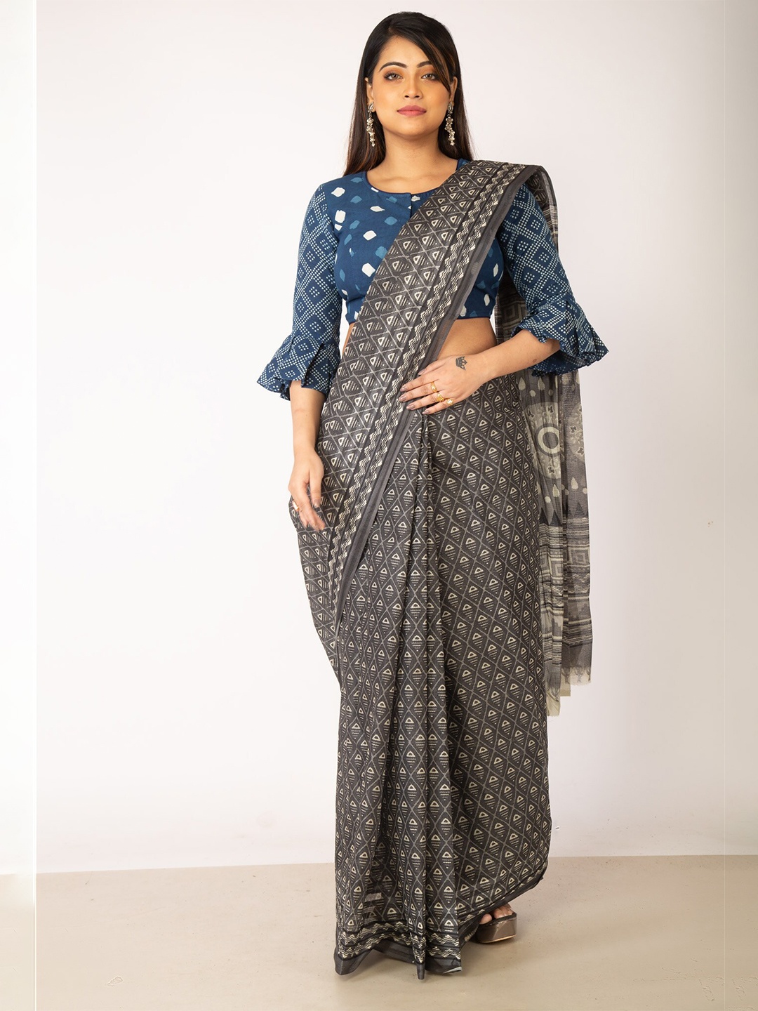 

Unnati Silks Black & Off White Pure Cotton Kovai Saree