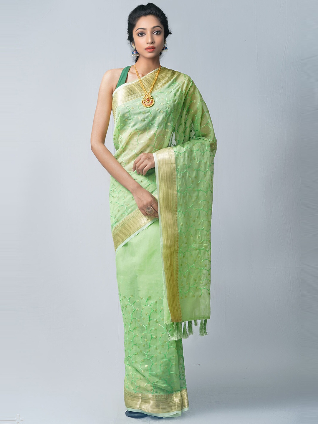 

Unnati Silks Green & Gold-Toned Floral Zari Silk Cotton Chanderi Saree