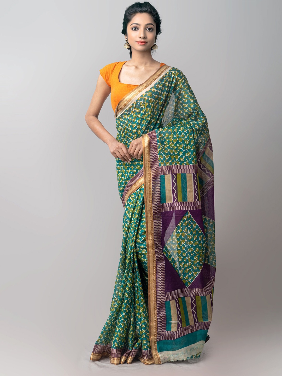 

Unnati Silks Green & White Abstract Zari Pure Cotton Kovai Saree