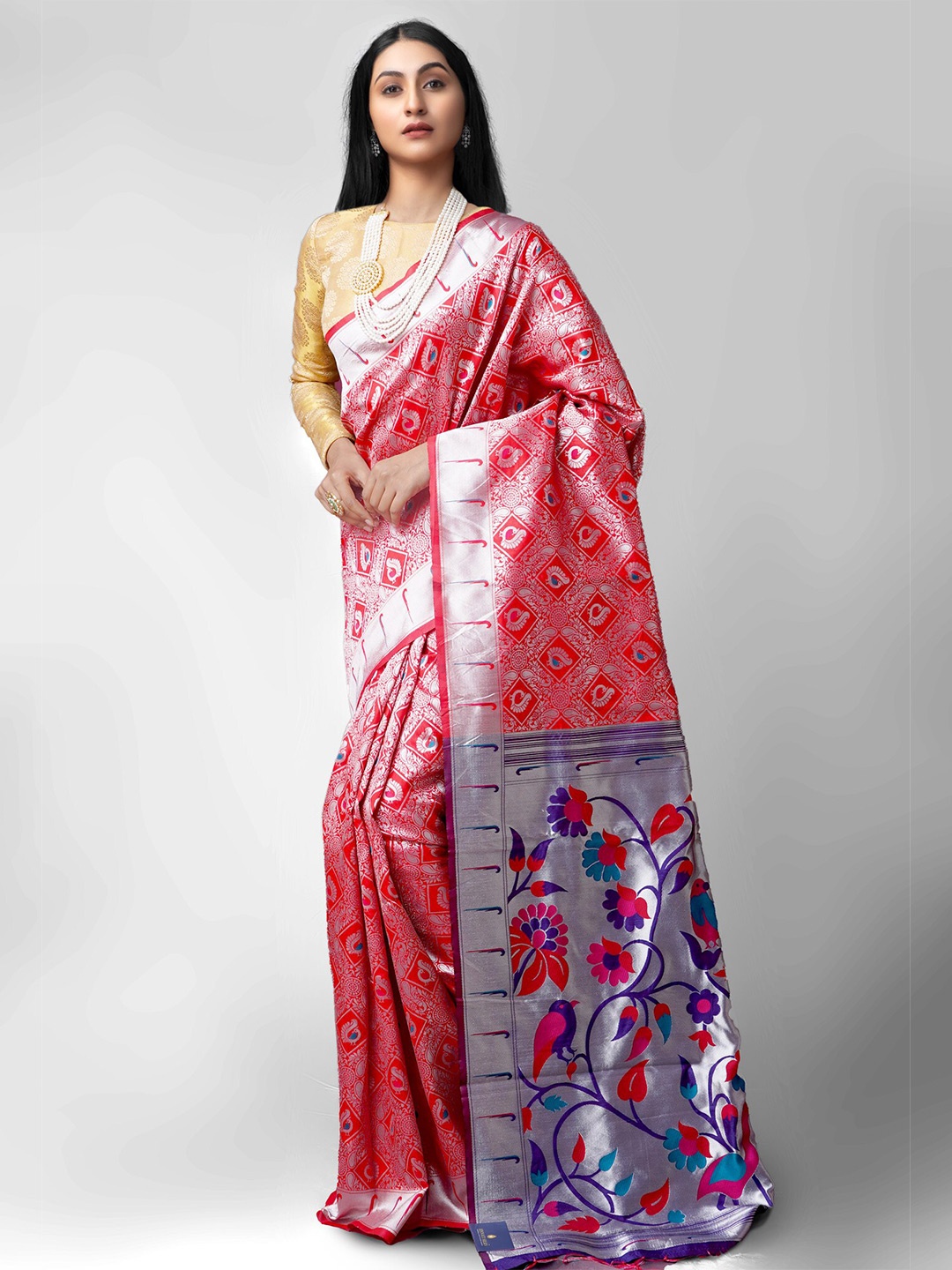 

Unnati Silks Red & Silver-Toned Ethnic Motifs Zari Silk Paithani Saree