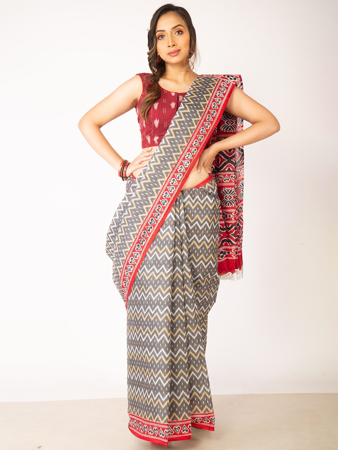 

Unnati Silks Grey & Red Pure Cotton Kovai Saree