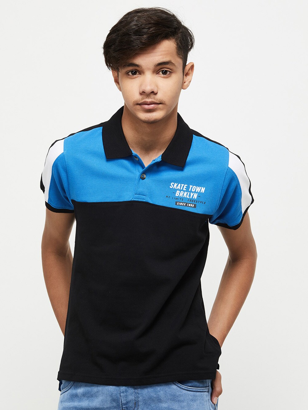 

max Boys Blue & Black Colourblocked Polo Collar Cotton T-shirt
