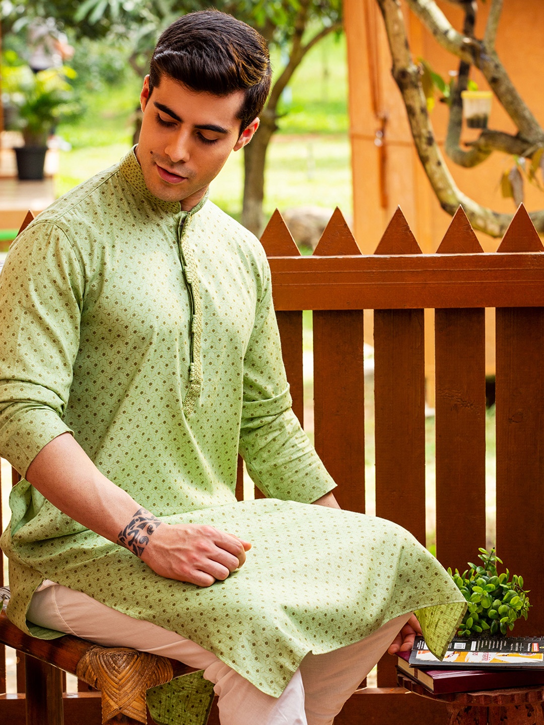 

Sanwara Men Green Geometric Printed Pastels Cotton Kurta