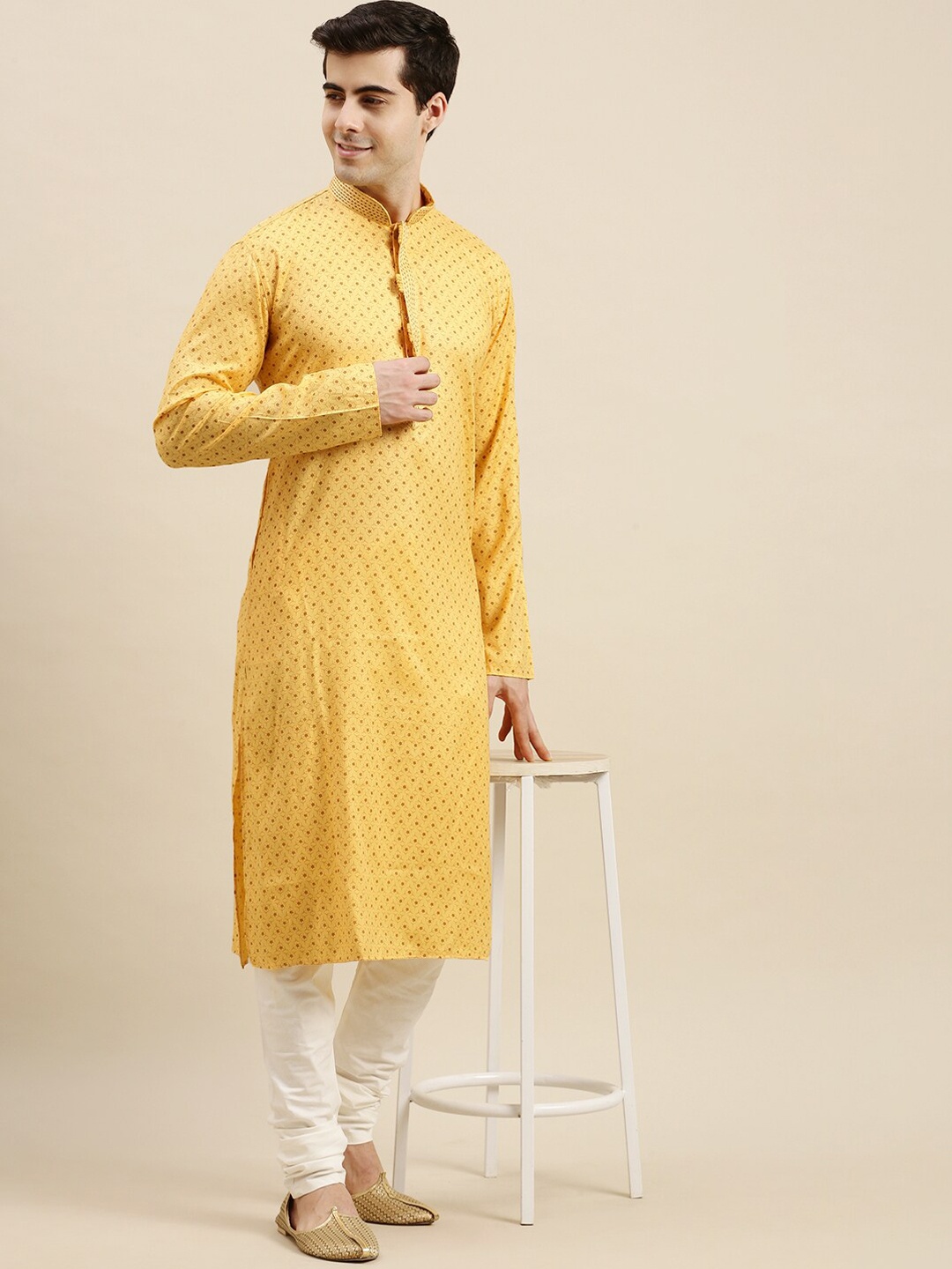 

Sanwara Men Yellow Ethnic Motifs Thread Work Kurta