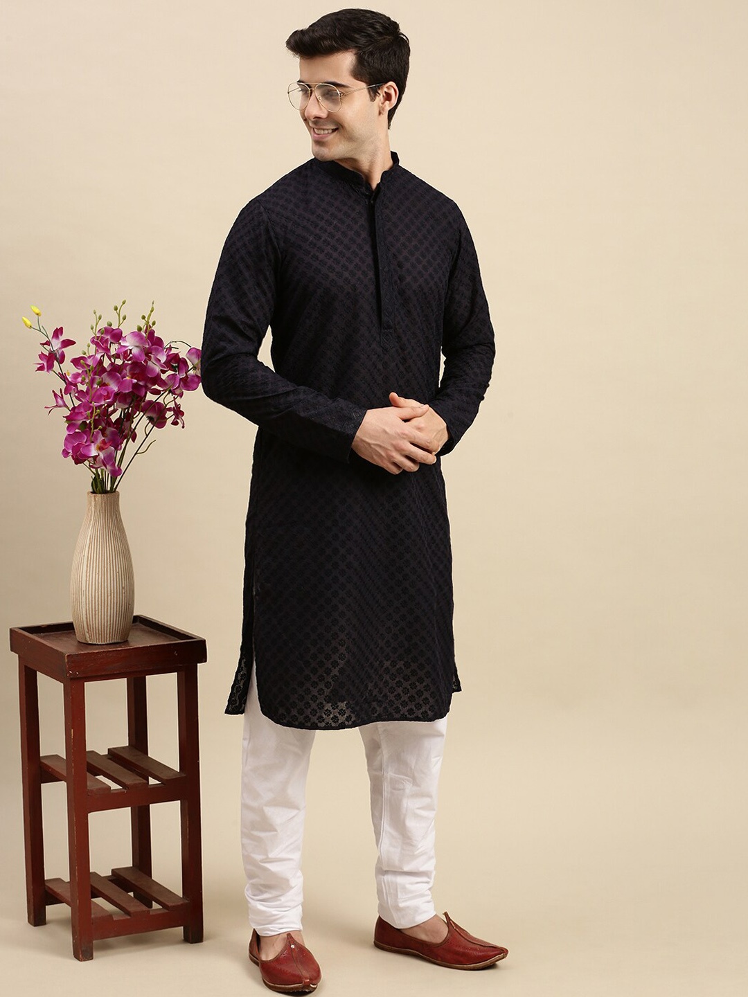 

Sanwara Men Navy Blue Floral Embroidered Chikankari Pastels Kurta