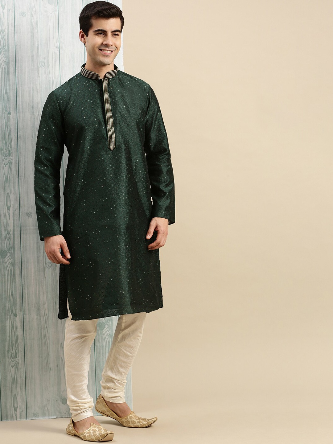 

Sanwara Men Green Floral Pastels Kurta