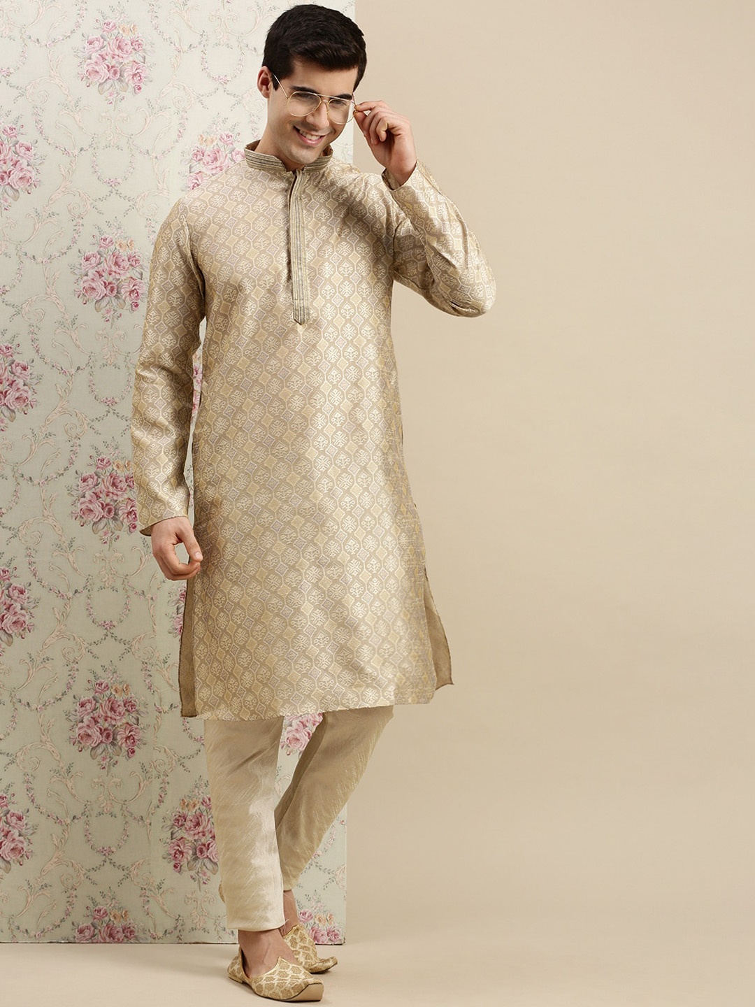 

Sanwara Men Gold Floral Printed Floral Kurta