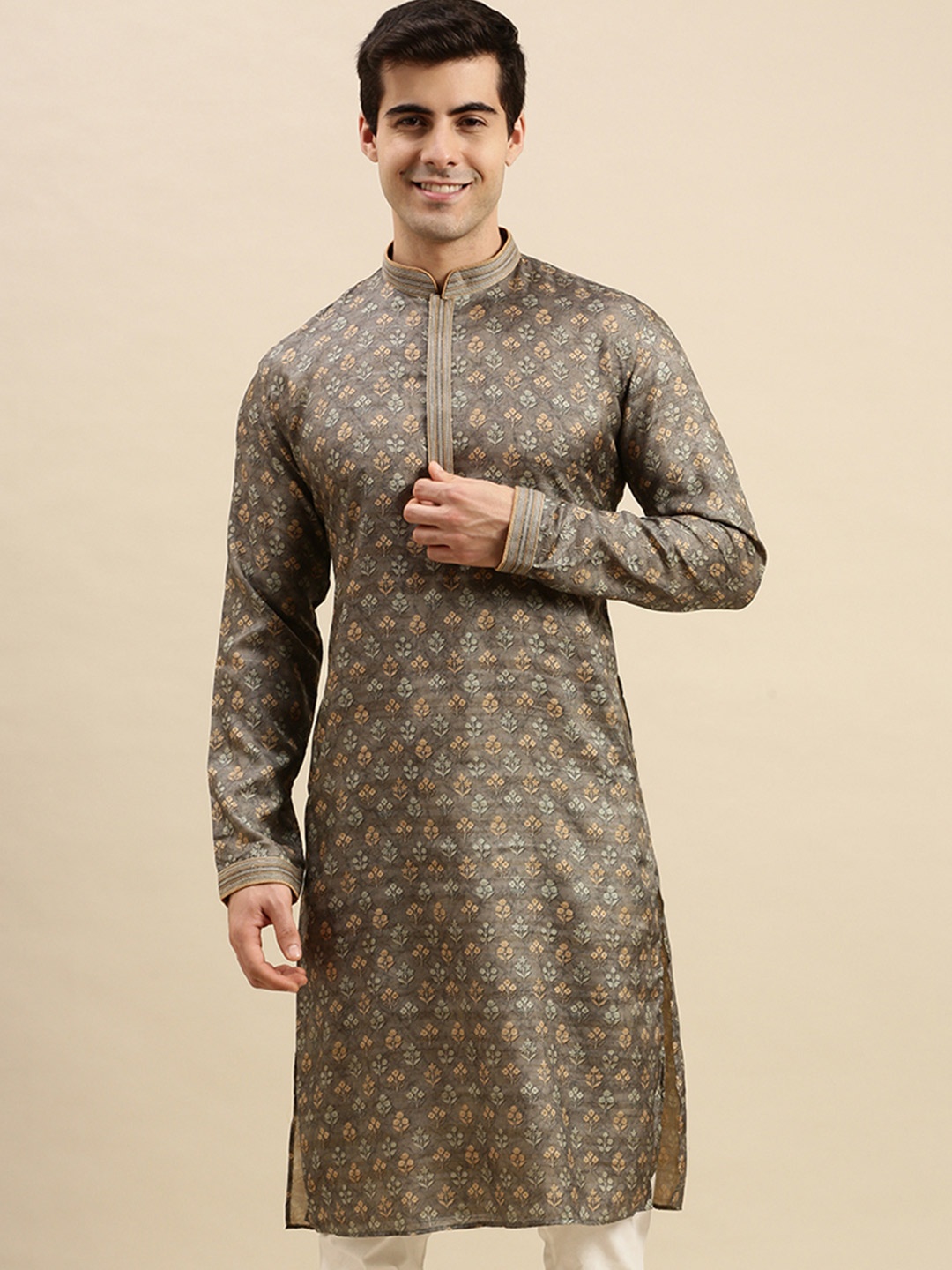 

Sanwara Men Grey & Beige Floral Thread Work Pastels Kurta