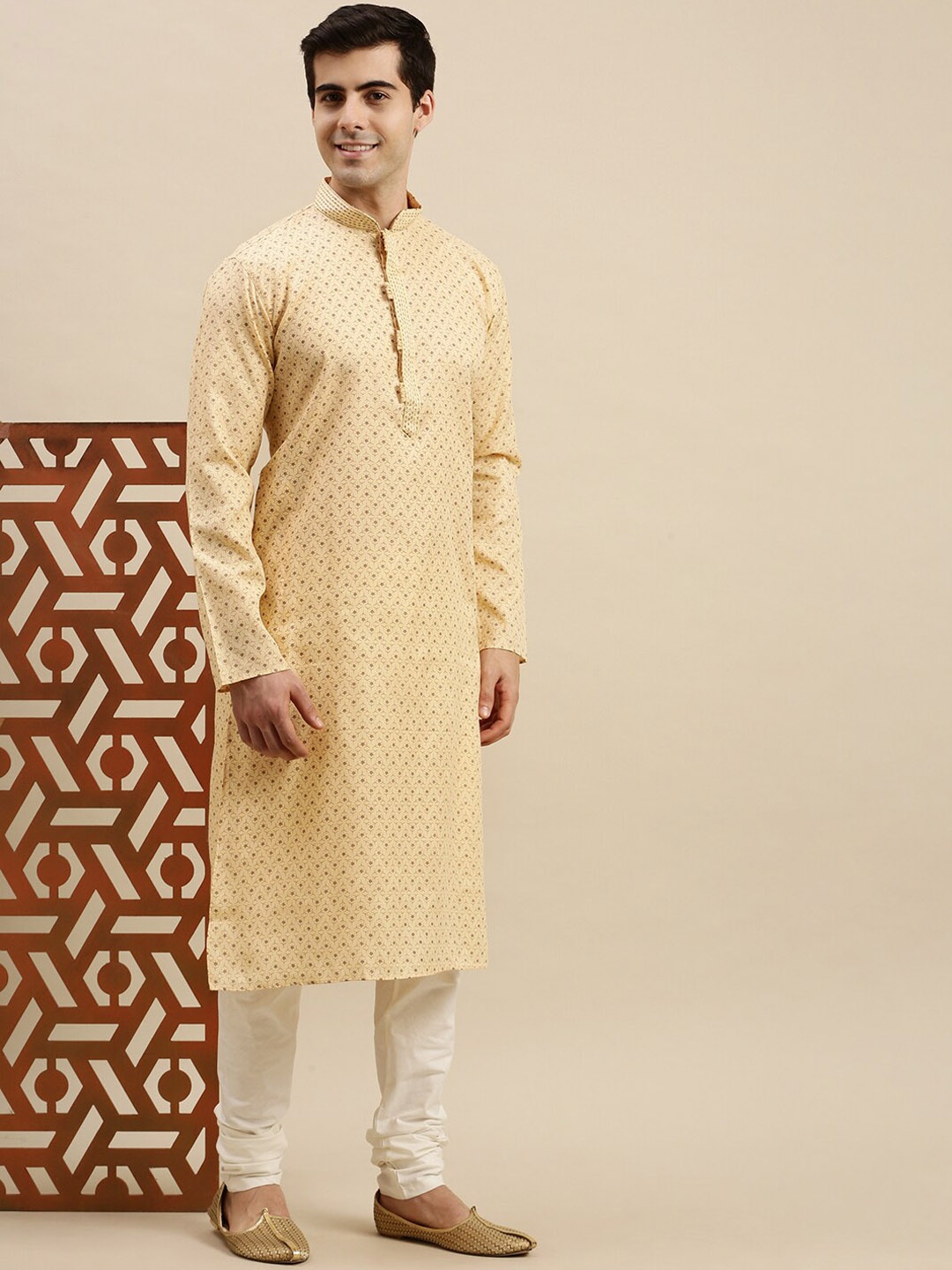 

Sanwara Men Yellow Geometric Printed Cotton Pastels Kurta