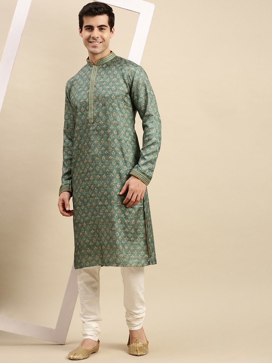 

Sanwara Men Green Floral Pastels Kurta